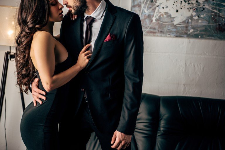 Amor y dinero sobre la mesa
